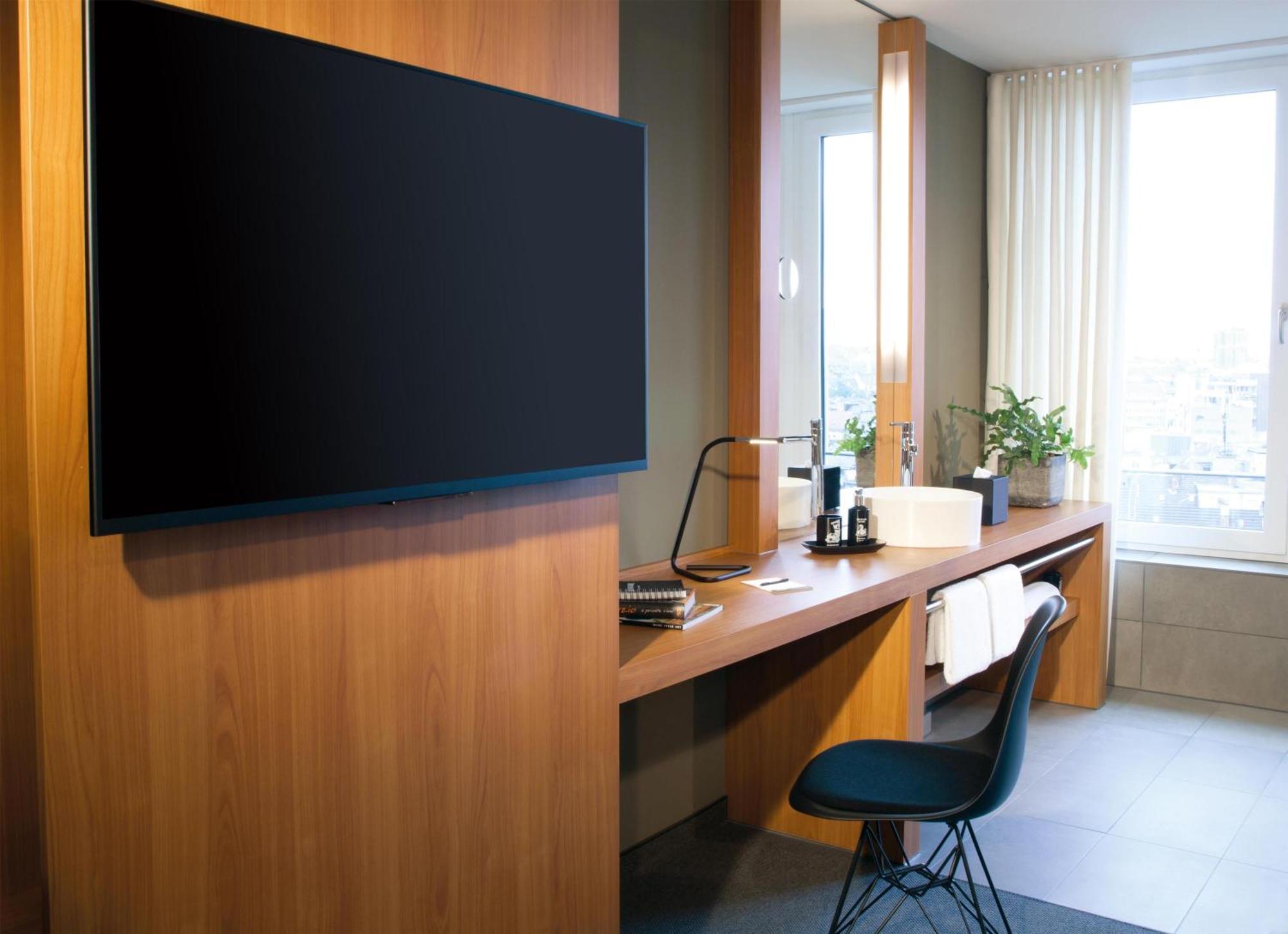 Me And Dusseldorf, By Hyatt 4*