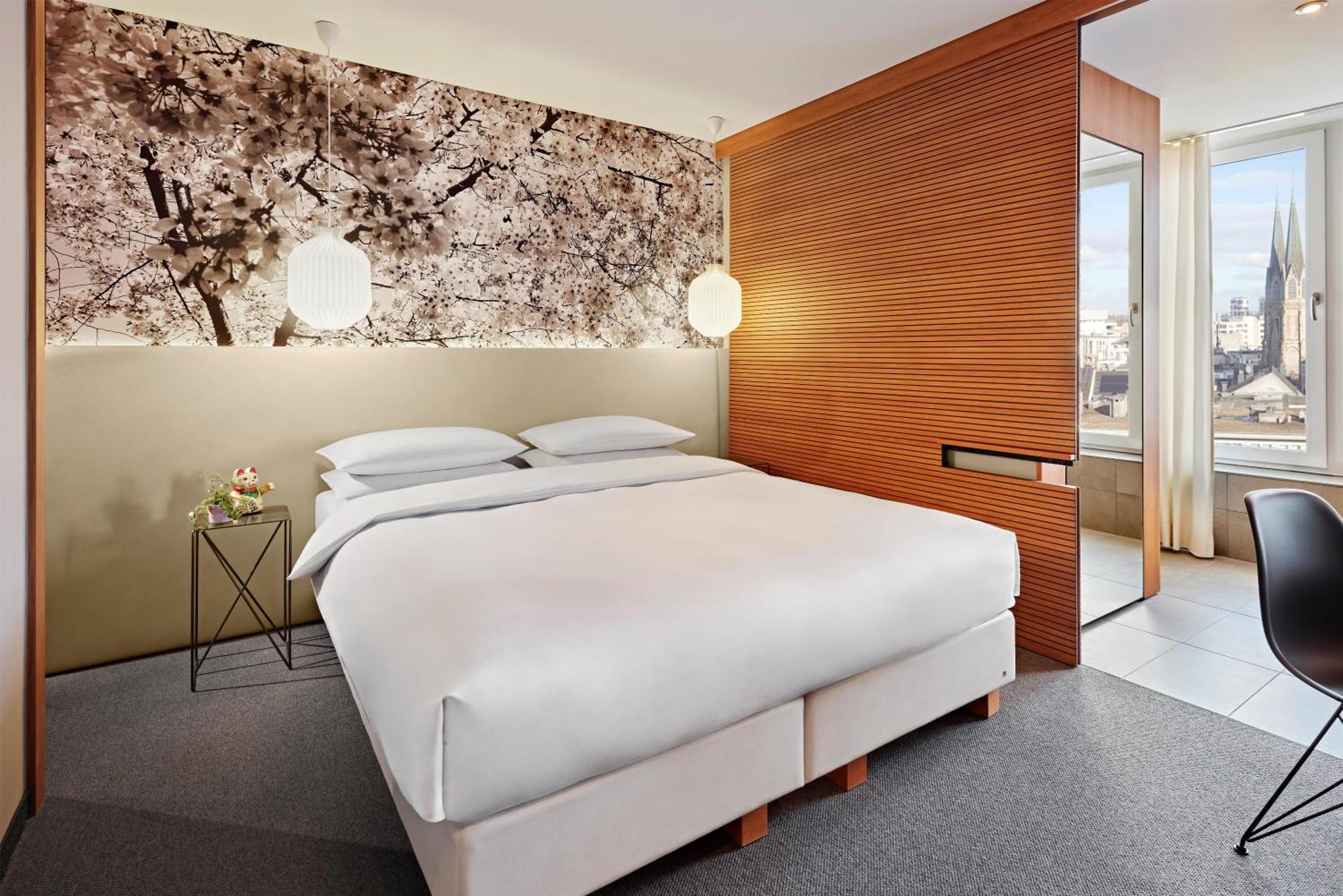 Me And Dusseldorf, By Hyatt 4*