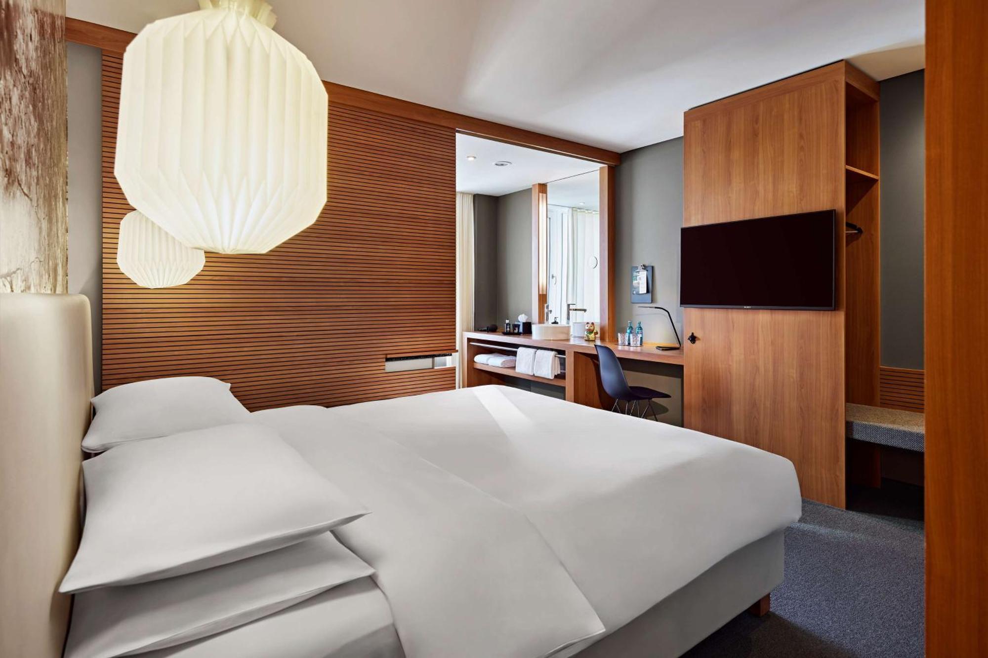 Me And Dusseldorf, By Hyatt Hotel Düsseldorf