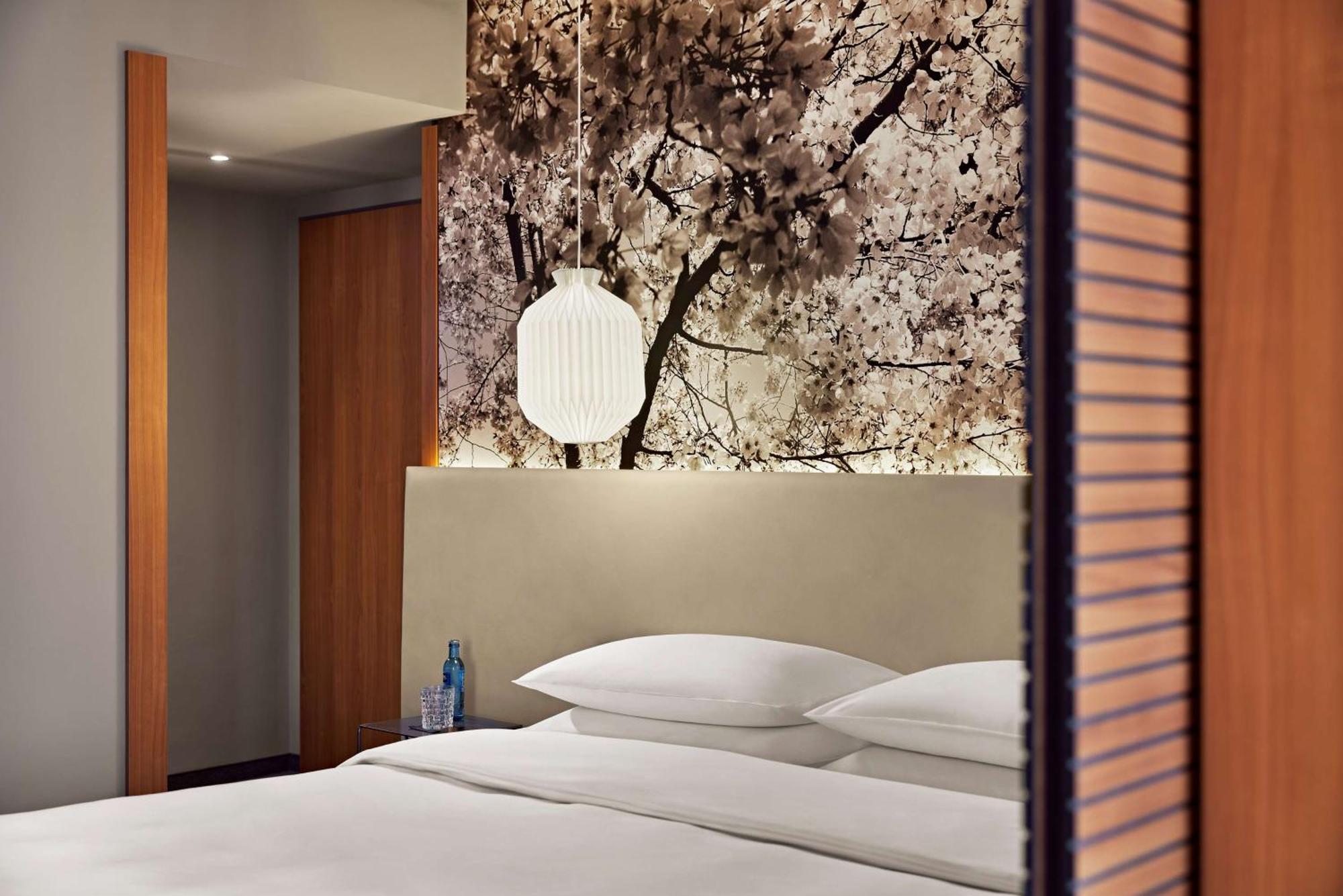 Hotel Me And Dusseldorf, By Hyatt Düsseldorf