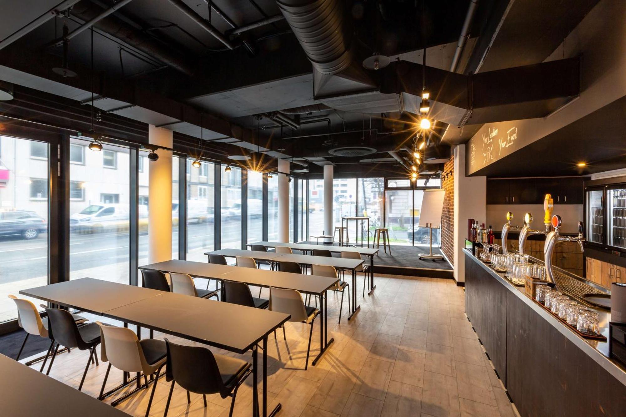 Me And Dusseldorf, By Hyatt Hotel Düsseldorf